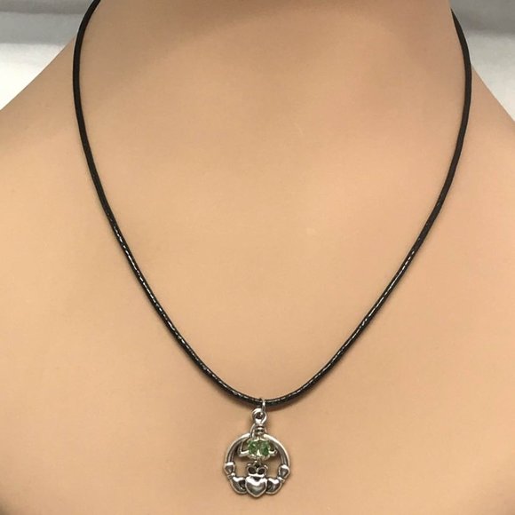 Claddagh Triquetra Celtic Trinity Knot Green - Picture 2 of 9